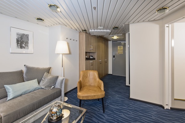 Hurtigruten Coastal Express MS Nordkapp Suite M4 - CREDIT Agurtxane Concellon and Hurtigruten 1.JPG